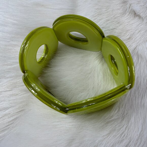 Lime Green Mod O Plastic Stretch Bracelet - Picture 1 of 4